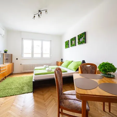 Pozsonyi Street 3br, Balcony Family Retreat Apartment Budapest